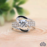 Load image into Gallery viewer, Round Designer Diamond Ring - Lab Grown