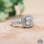 Load image into Gallery viewer, Round Halo Diamond Engagement Ring - Lab Grown