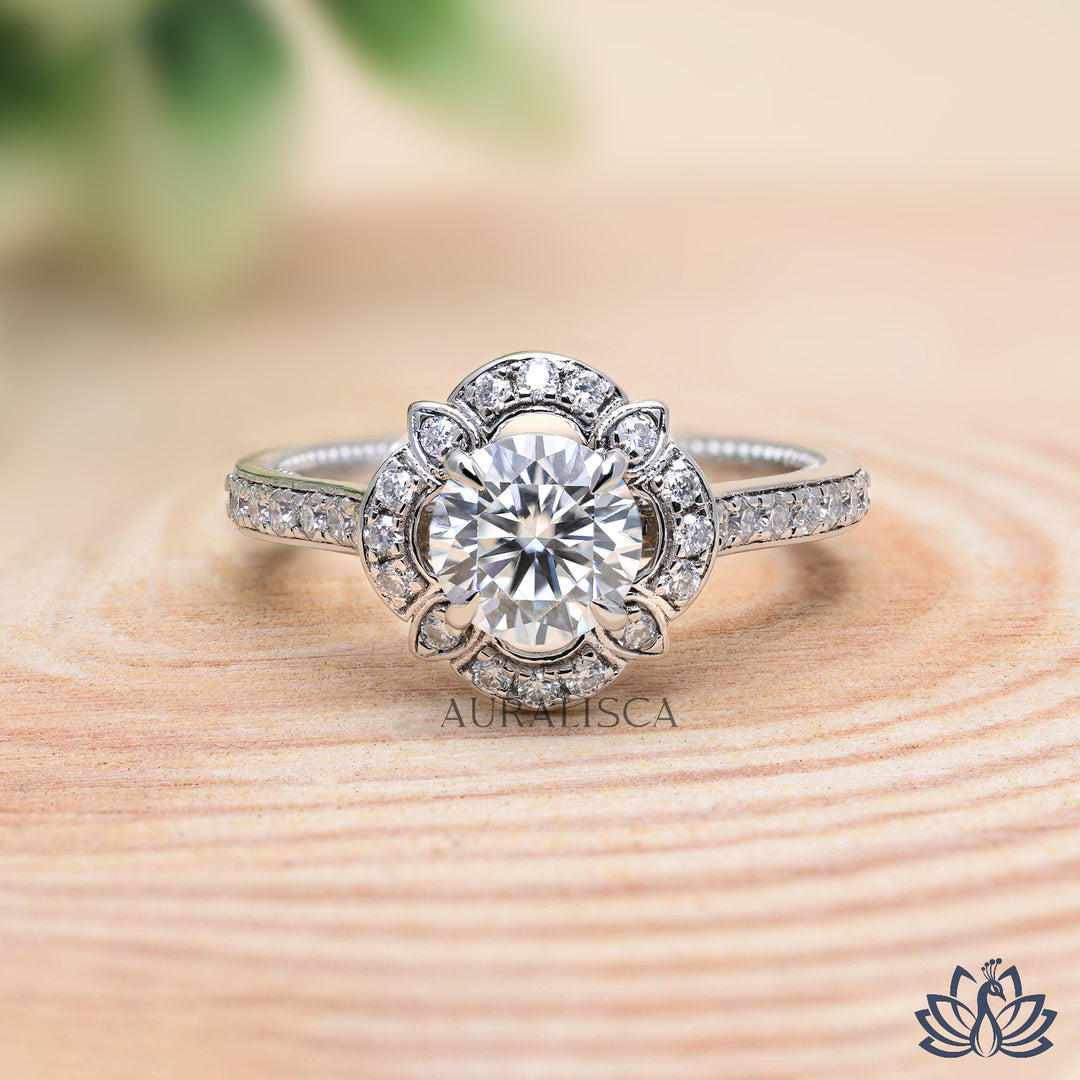 Round Vintage Halo Diamond Ring - Lab Grown