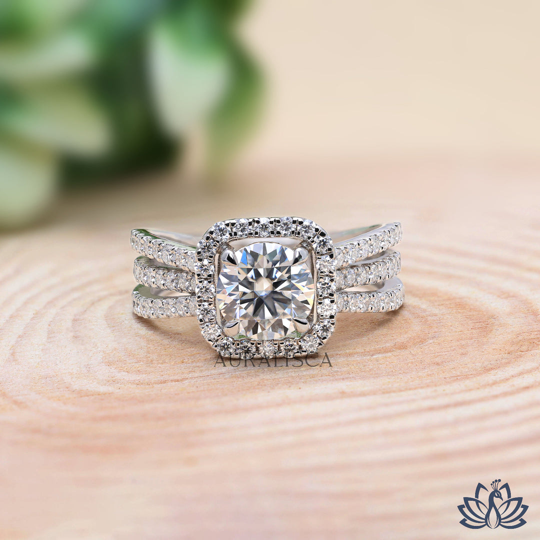 Round Halo Diamond Statement Ring - Lab Grown