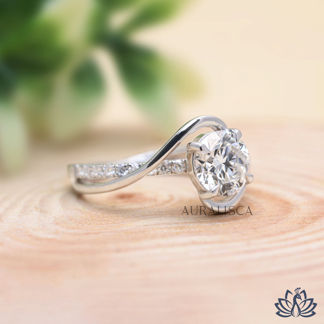 Round Twist Diamond Engagement Ring - Lab Grown
