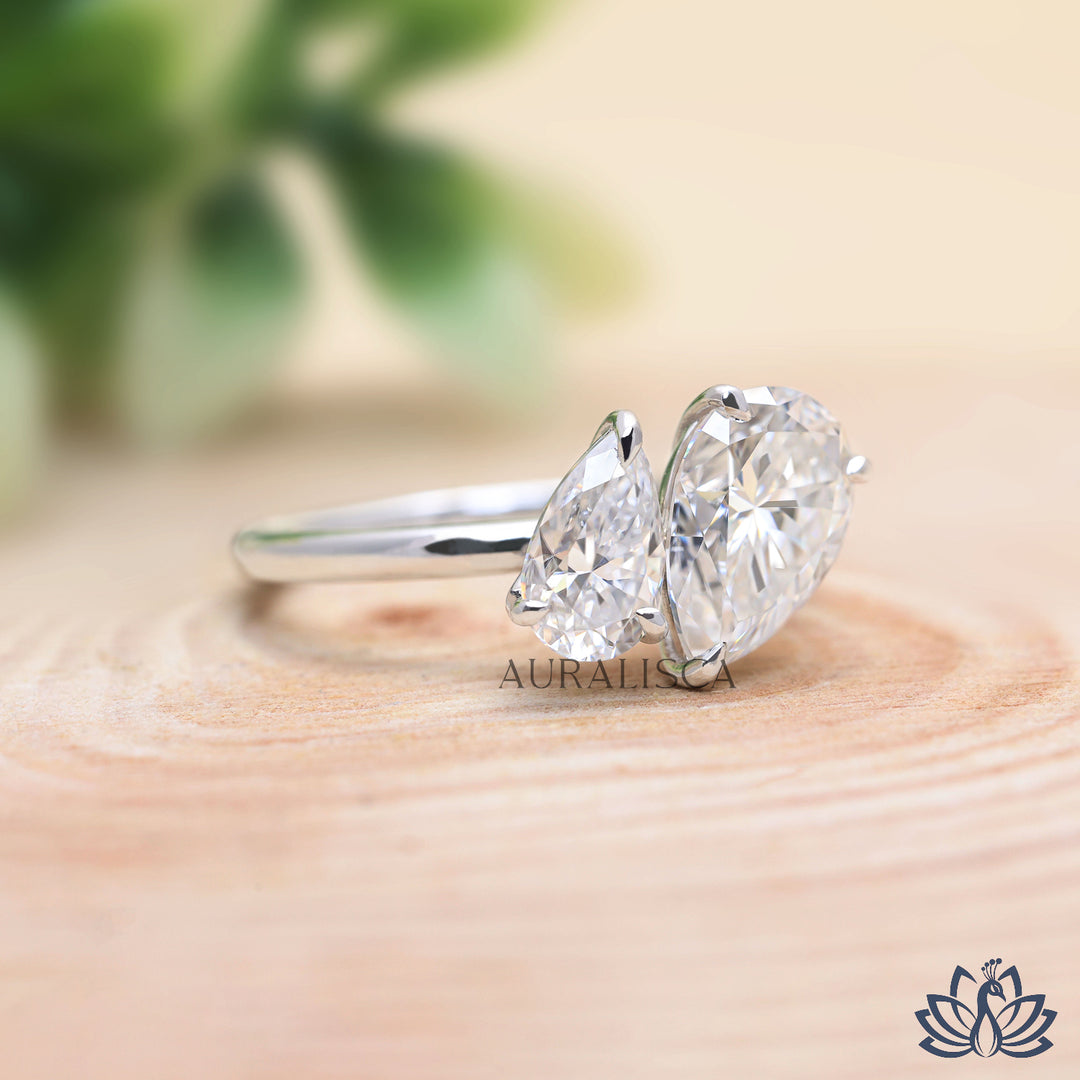 Pear Toi et Moi Diamond Ring - Lab Grown