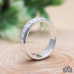 Load image into Gallery viewer, Round Solitaire Diamond Ring - Lab Grown