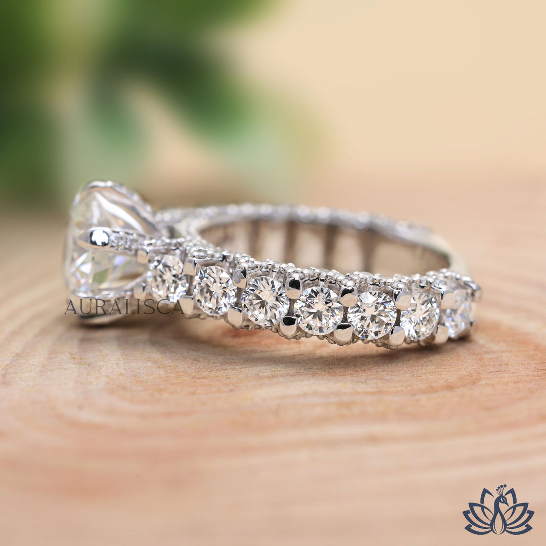Round Halo Diamond Engagement Ring - Lab Grown
