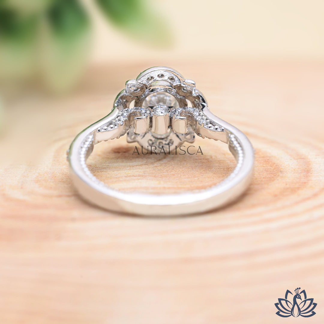 Round Vintage Halo Diamond Ring - Lab Grown