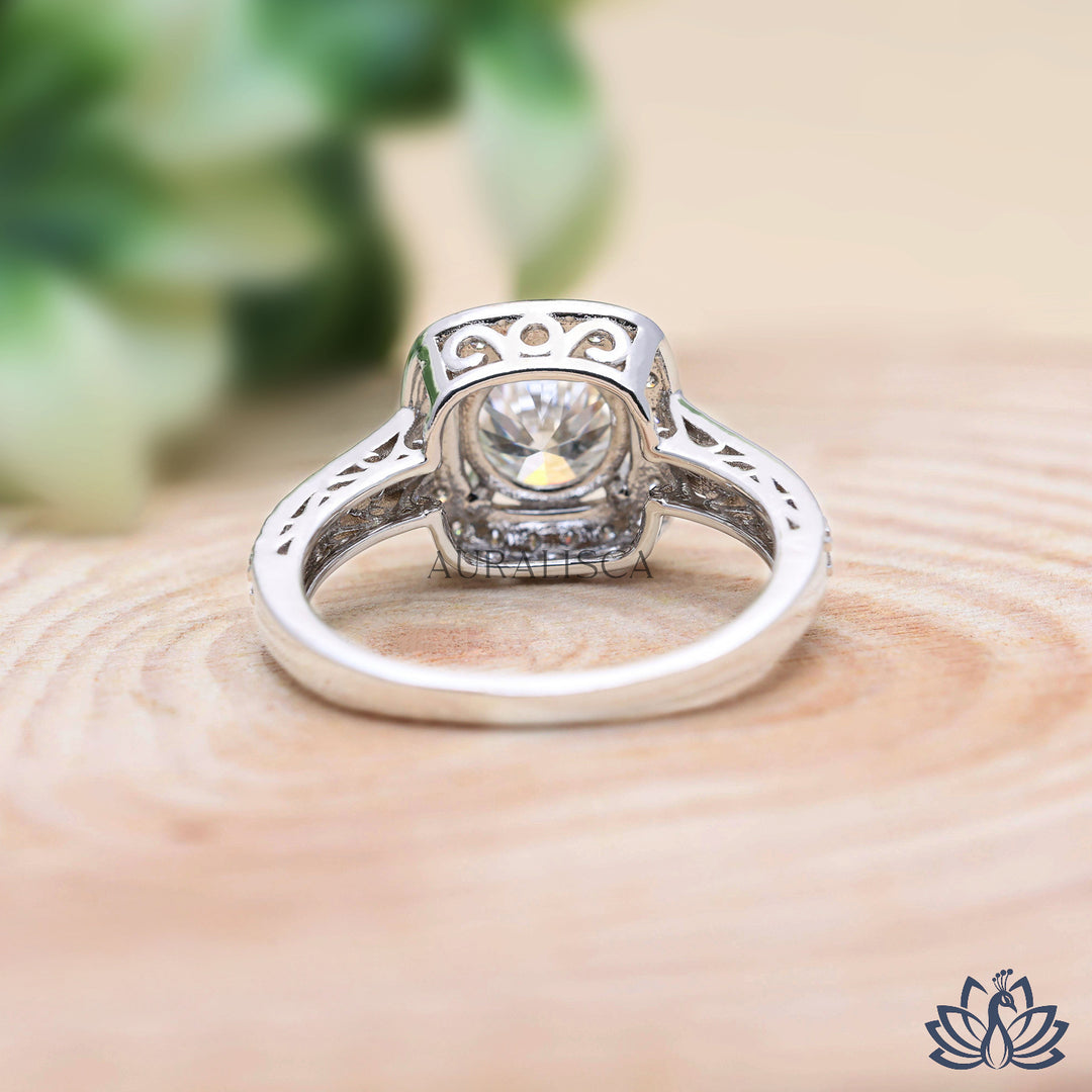 Round Halo Diamond Engagement Ring - Lab Grown