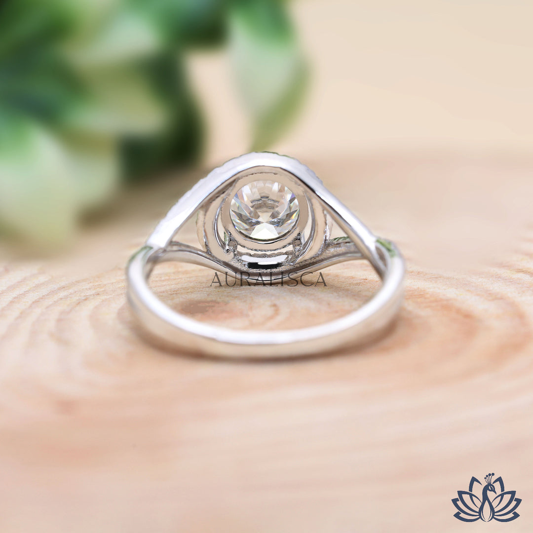 Round Twist Halo Diamond Ring - Lab Grown