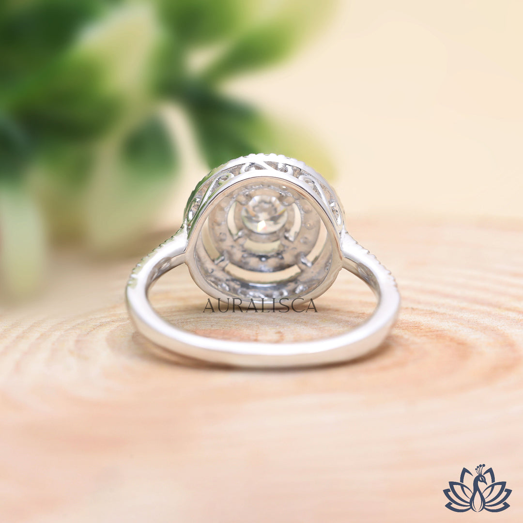 Round Halo Diamond Engagement Ring (Vintage Design) - Lab Grown