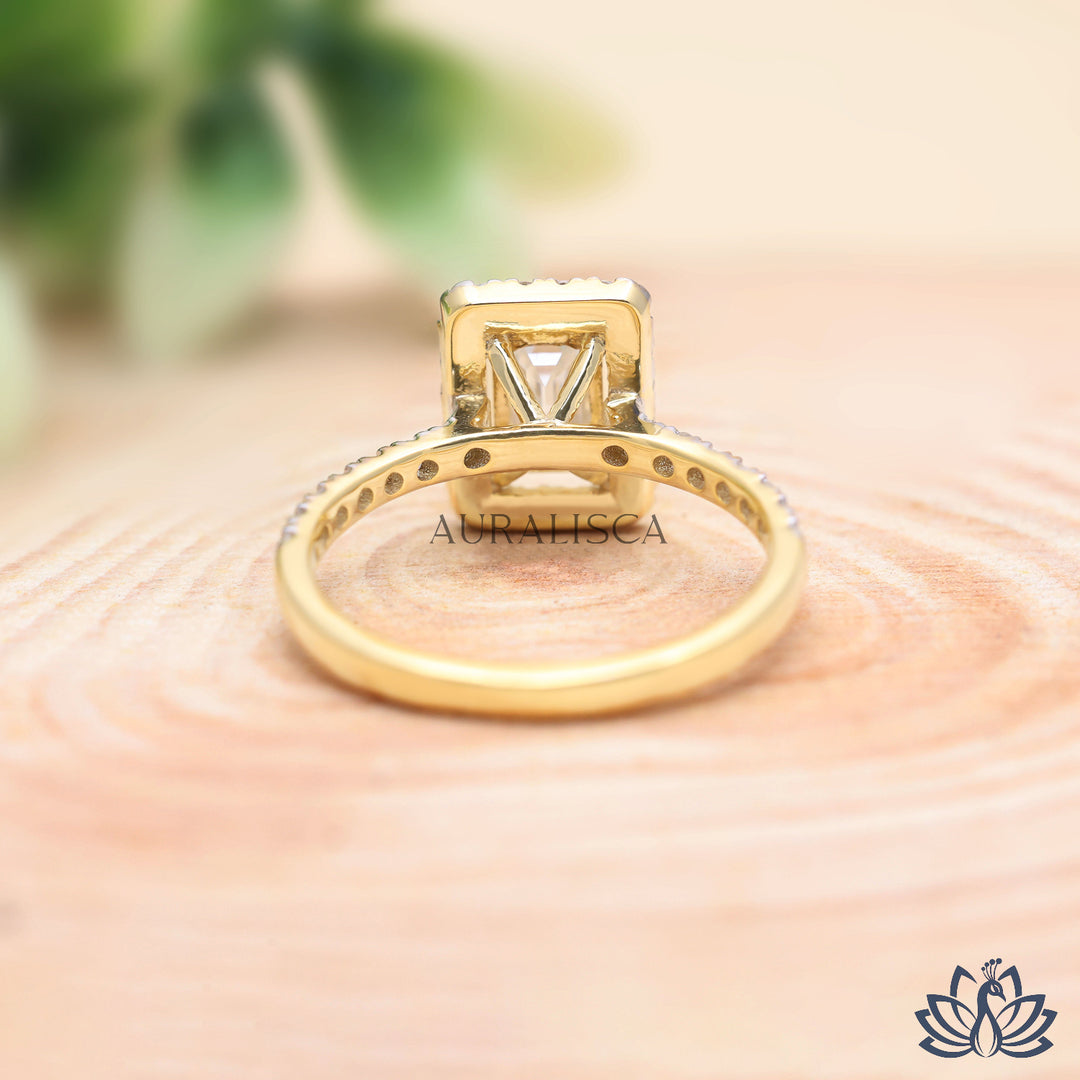 Emerald Halo Diamond Ring - Lab Grown