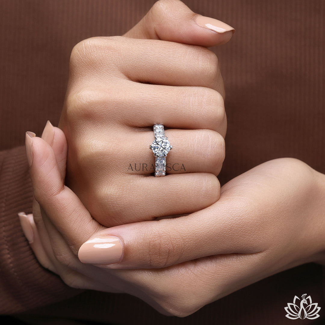 Round Halo Diamond Engagement Ring - Lab Grown