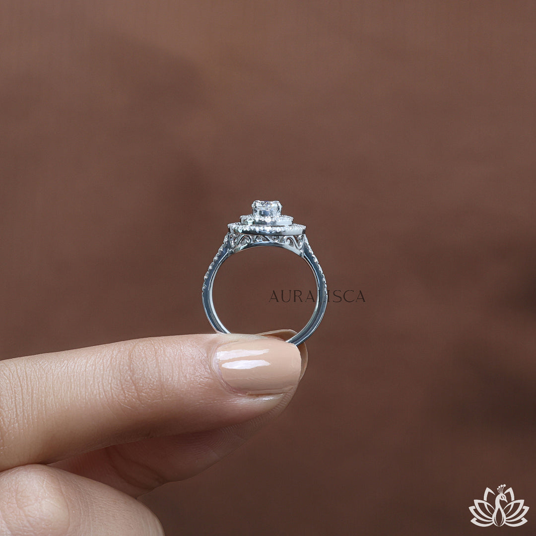 Round Halo Diamond Engagement Ring (Vintage Design) - Lab Grown