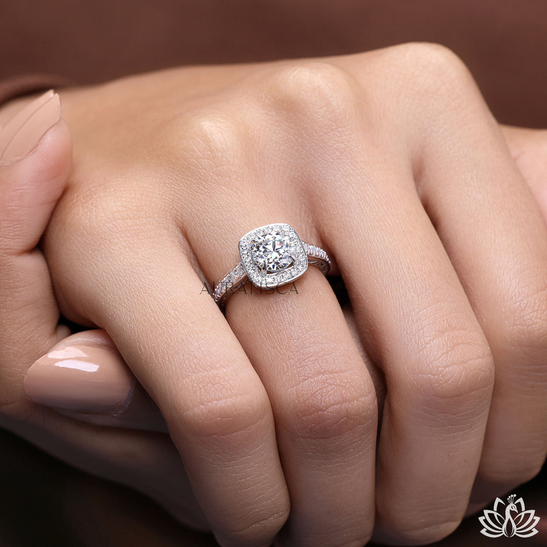 Round Halo Diamond Engagement Ring - Lab Grown