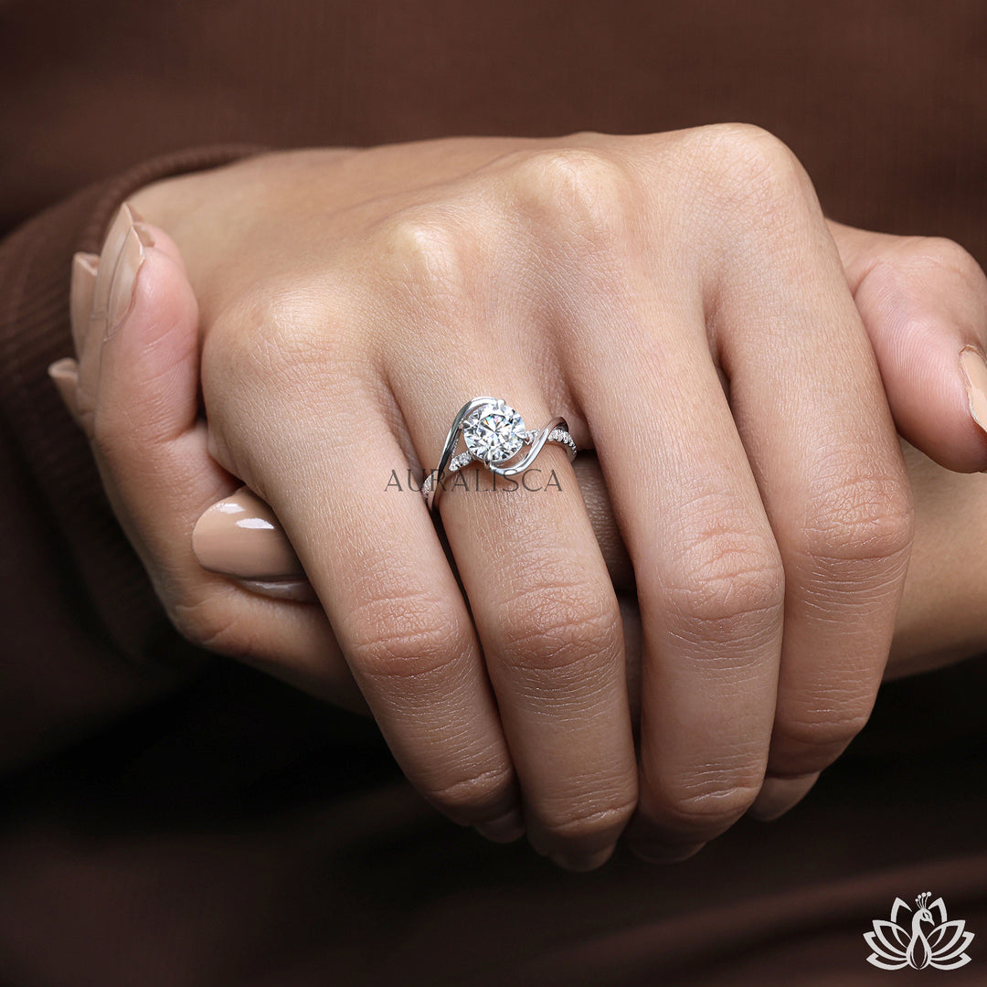 Round Twist Diamond Engagement Ring - Lab Grown