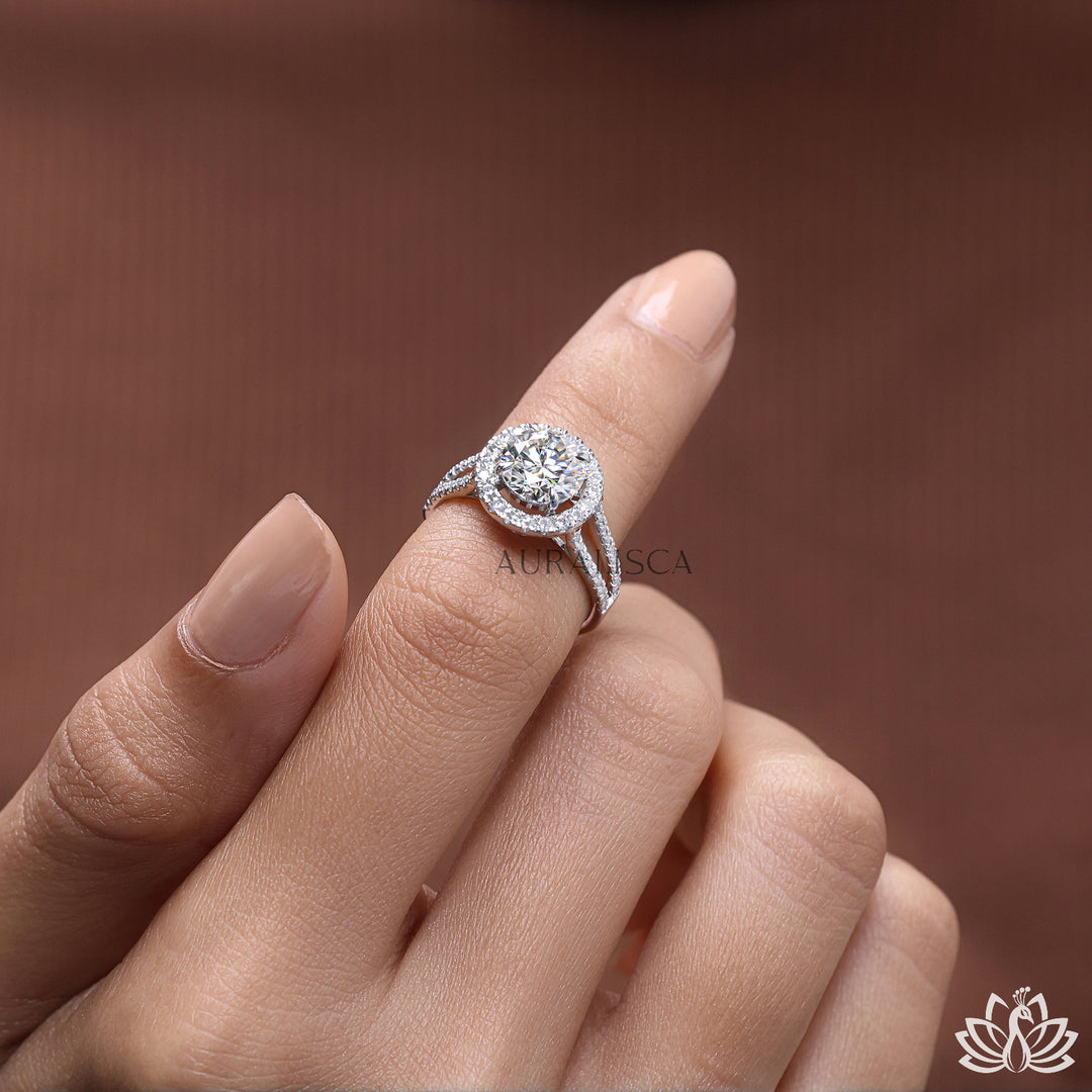 Round Halo Diamond Ring - Lab Grown