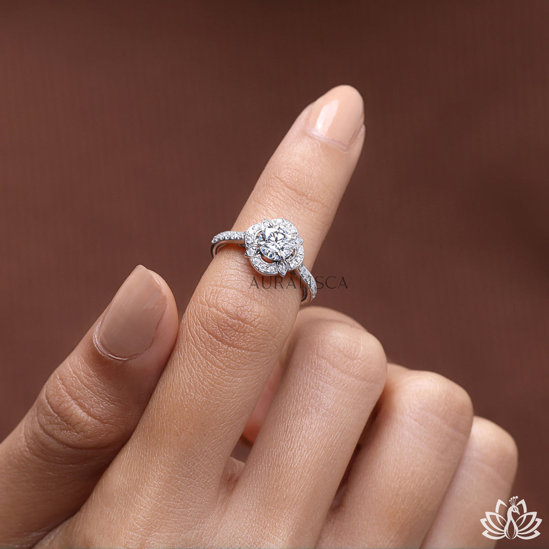 Round Vintage Halo Diamond Ring - Lab Grown